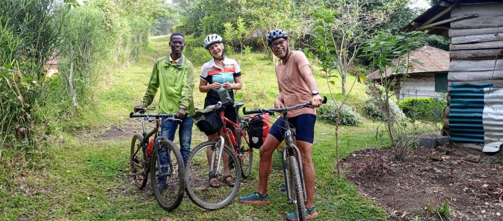  Local's Guide: Fort Portal mountain biking for photographers