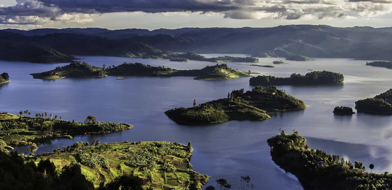 Seasonal Guide at Lake Bunyonyi: Top Restaurants for luxury travelers