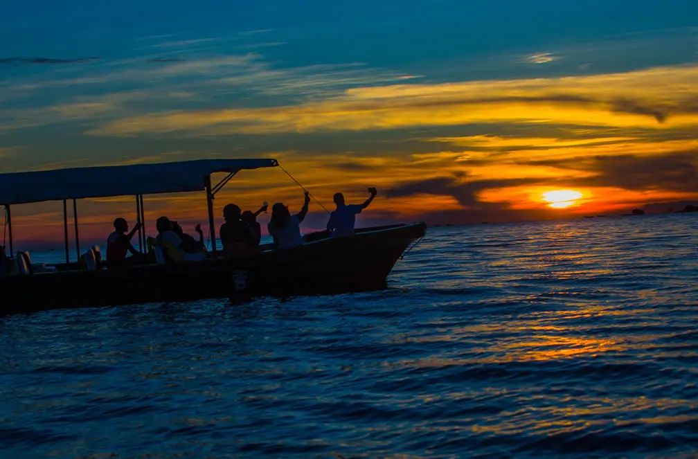Lake Victoria: What Not to Miss to boat cruise for luxury travelers