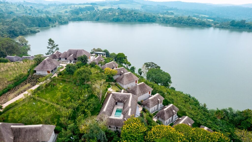 Where to stay while chimpanzee habituation in Uganda?