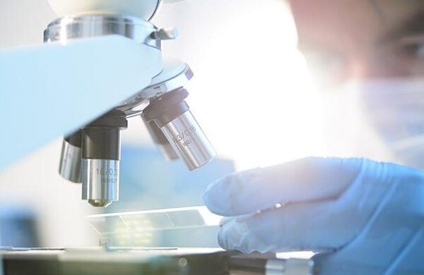 What health clinics/facilities exist for tourists in Uganda?