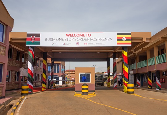 What visas, border crossings and multi-country passes work in East Africa including Uganda?