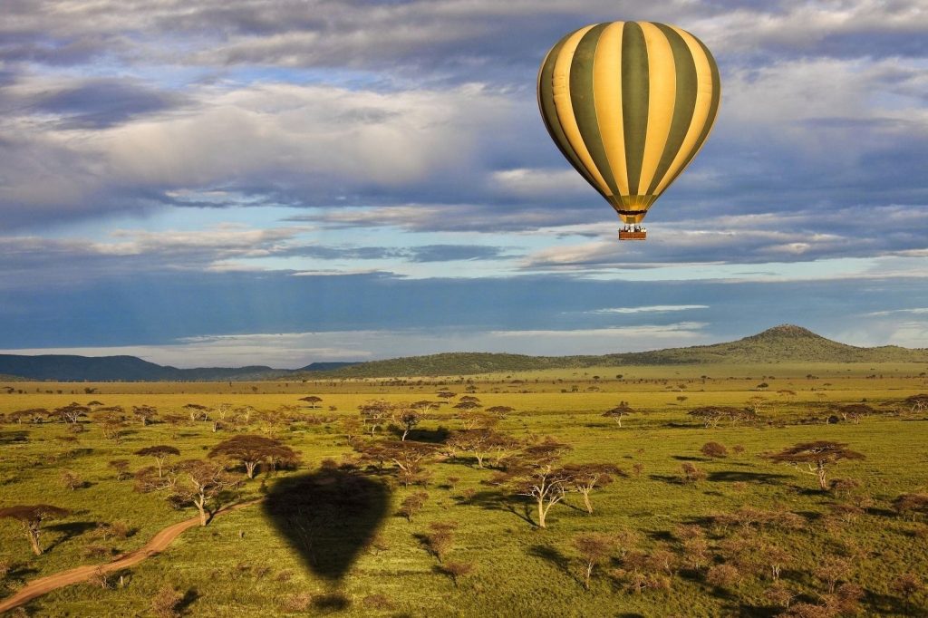 3-Day Honeymoon Fly in Zanzibar Ndutu with Hot Balloon